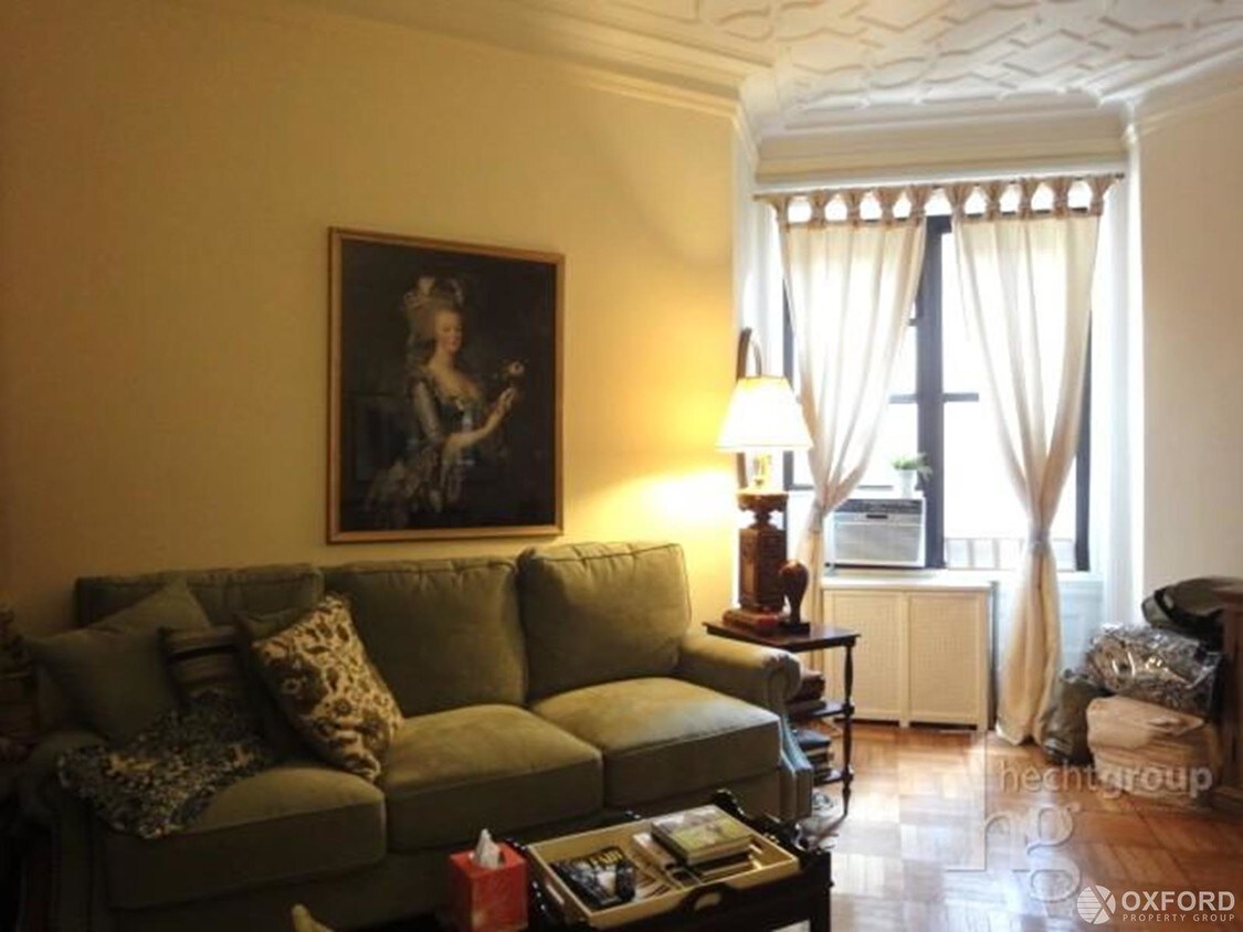 Primary Photo - 220 West 98th Street