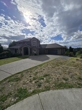 Building Photo - 35674 Canterbury Ave