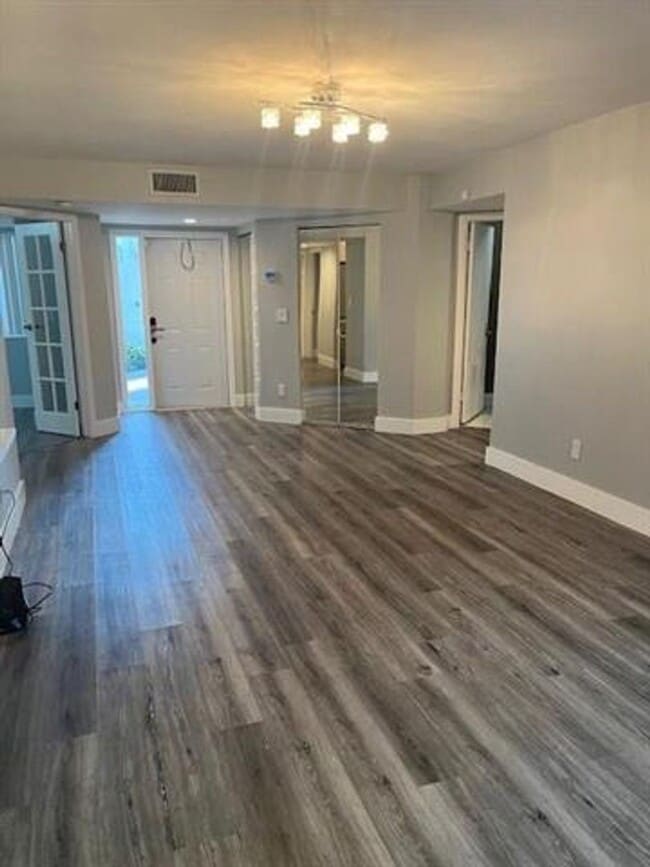 Building Photo - 992 NW 93rd Ave