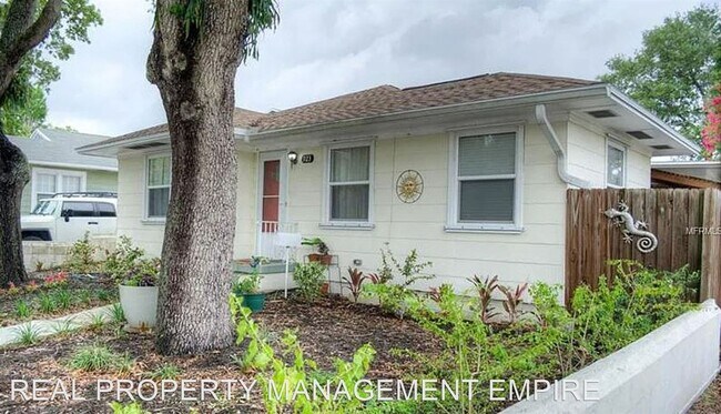 Foto del edificio - 3 br, 3 bath House - 923 26th St. N.
