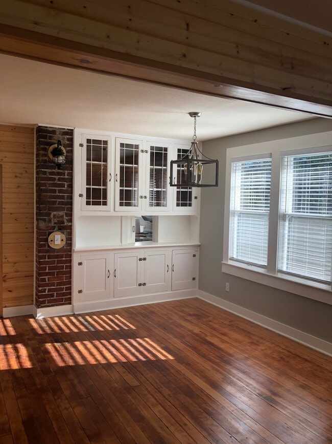 Building Photo - Amazing 3 Bedroom Vintage Home in Camas