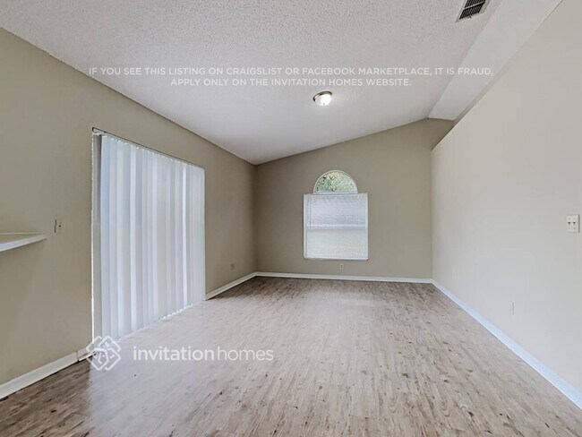 Foto del edificio - 2624 Lake Jackson Cir