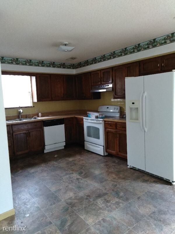 Building Photo - 4 br, 2 bath House - 1621 W Wabash St