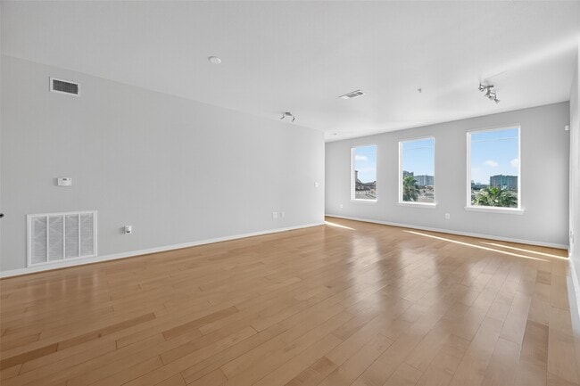 Building Photo - 505 Jackson Hill St