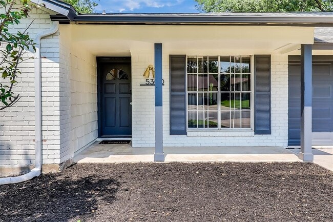 Foto del edificio - 5300 Basswood Ln
