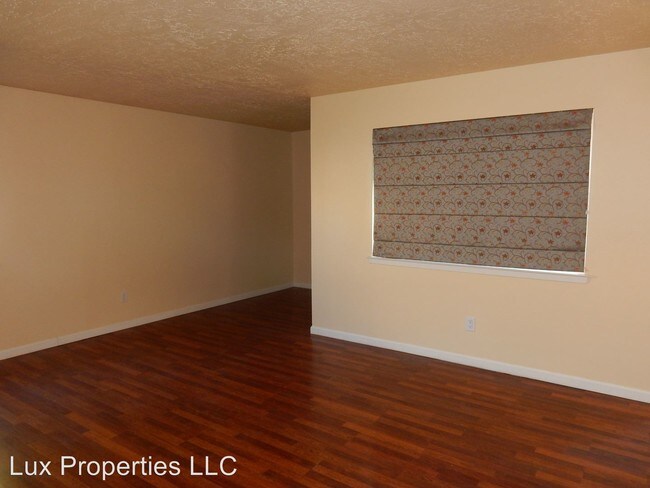 Building Photo - 717 Tranquilino Ct NE