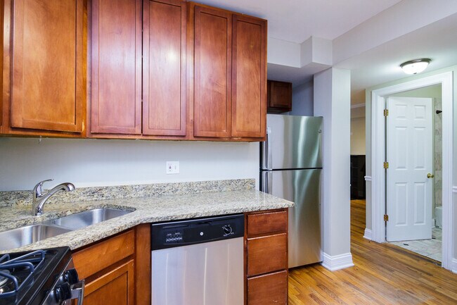 Foto del edificio - 1644 W Greenleaf Ave