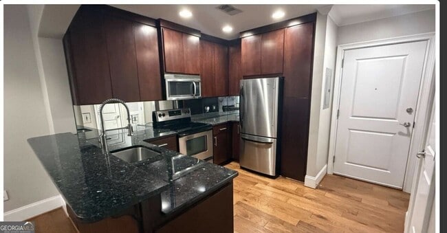 Building Photo - 2277/2255 Peachtree Rd NE