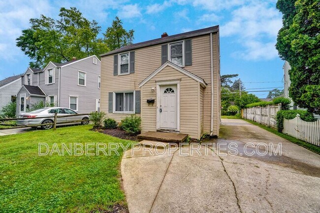 Foto del edificio - 1017 Searles Rd