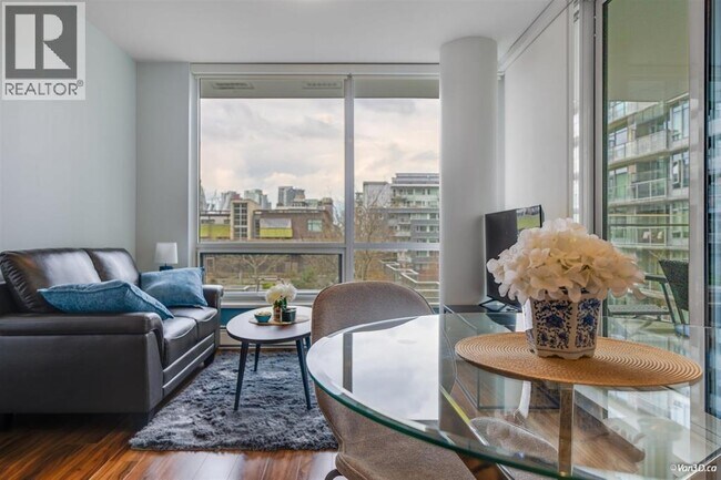 Photo du bâtiment - 159 W 2nd Ave