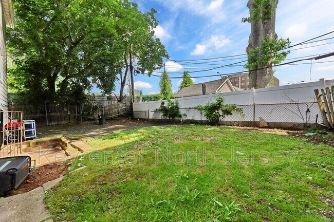 Foto del edificio - 118-120 Lenox Ave East Orange