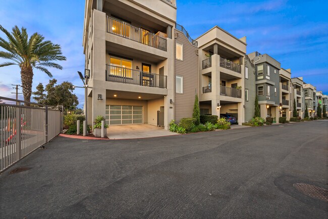 Foto del edificio - 1068 Hampton Dr