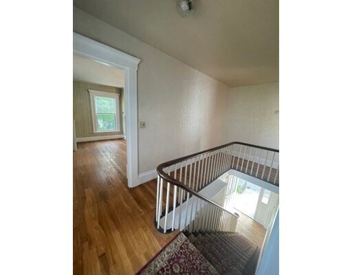 Primary Photo - 31 Maple St