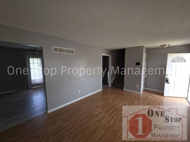 Foto del edificio - The Perfect 3 bedroom/2 bathroom home in Grandview, MO!