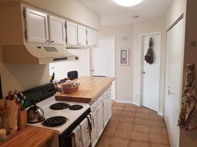 Foto del edificio - 1422 E Wyndham Cir