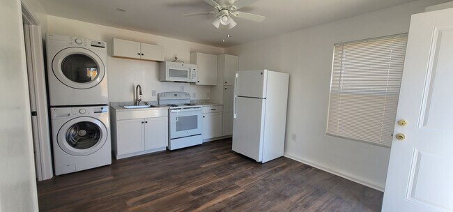 Foto del edificio - 1911 S Hayden St