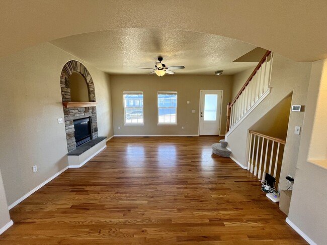 Building Photo - 9398 Bur Oak Ln
