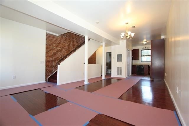 Building Photo - 689 Bergen Ave
