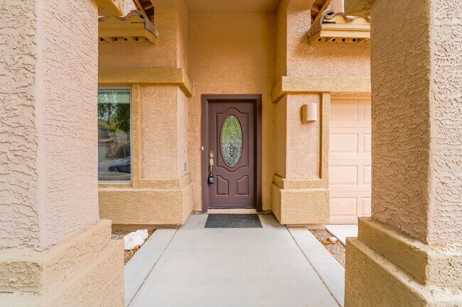 Foto del edificio - 734 W Fruit Tree Ln