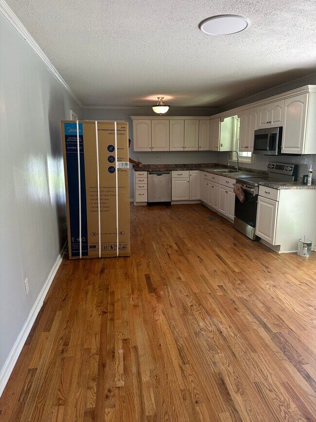 Building Photo - 20 Cindy Cir