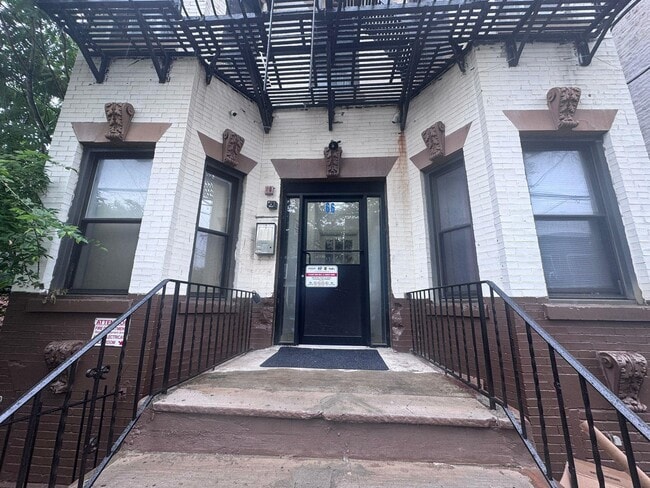 Building Photo - 66 Tuers Ave