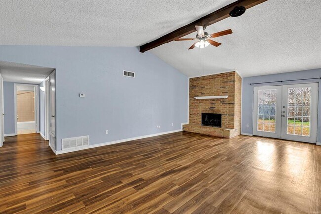 Building Photo - Nice 3 Bedroom, 2 Full Bath Home Located in SW Ft. Worth!