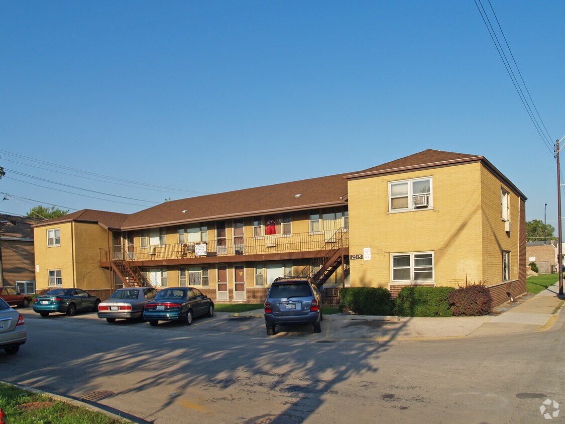 2545 S 56th Ct, Cicero, IL 60804 Apartments in Cicero, IL