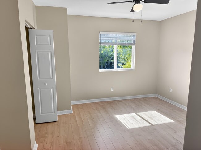 Foto del edificio - 1992 Alamanda Way