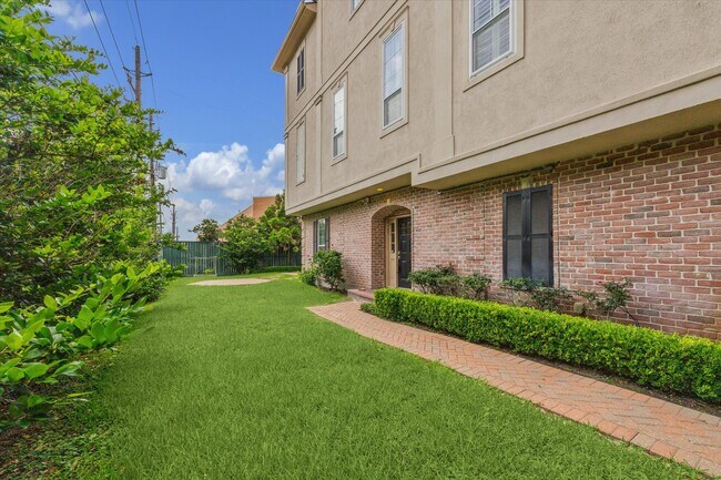 Foto del edificio - 2943 Brompton Square Dr