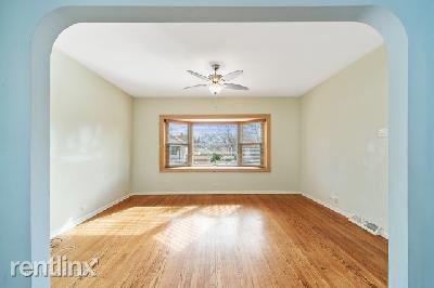 Building Photo - 3414 N Neenah Ave