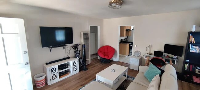 Foto del edificio - 4092 Howard Ave