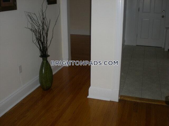 Foto del edificio - 56 Selkirk Rd