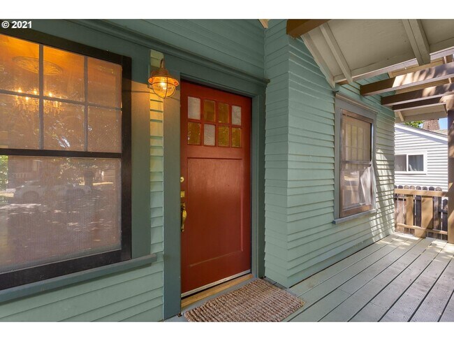 Building Photo - 1845 N Watts St