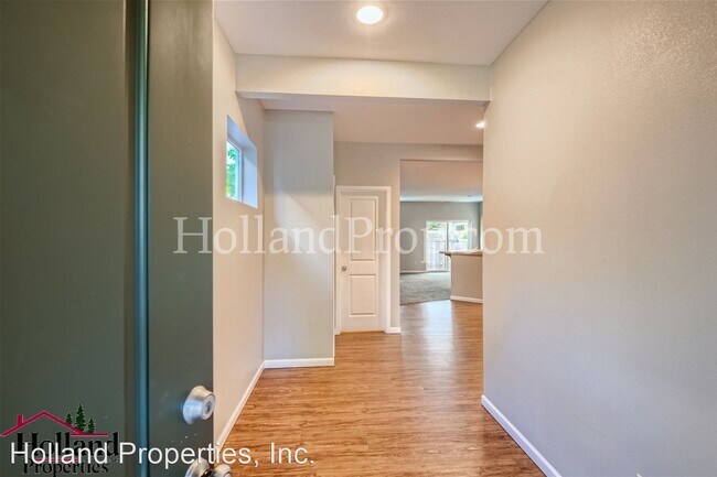 Building Photo - 3 br, 2.5 bath House - 4103 SE Lone Oak St