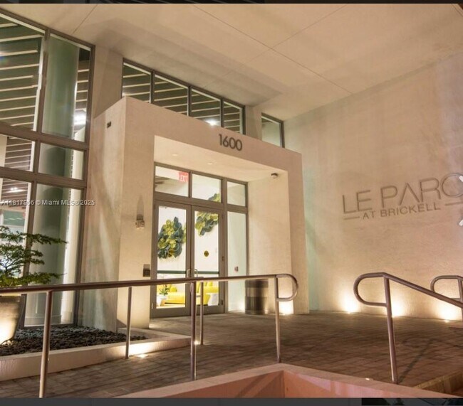 Foto del edificio - 1600 SW 1st Ave