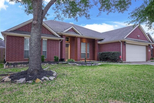 Foto del edificio - 18111 Dovefield Ln