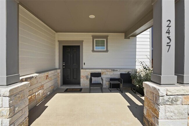 Building Photo - 2437 Lucy Axel Ln