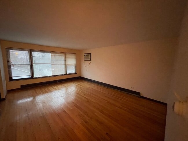 Building Photo - 1912 W State St