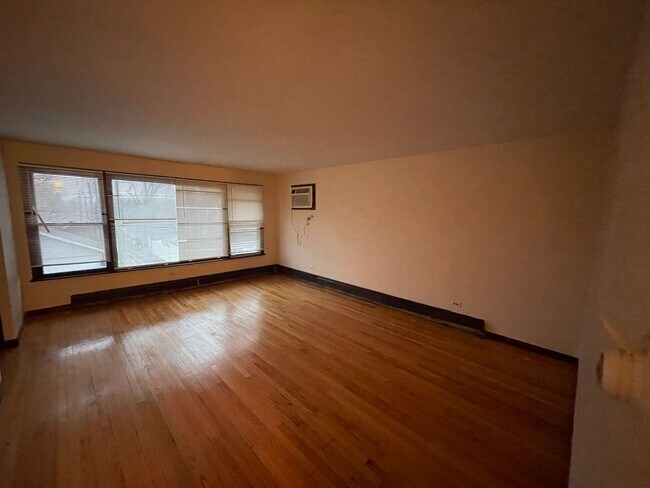 Foto del edificio - 1912 W State St