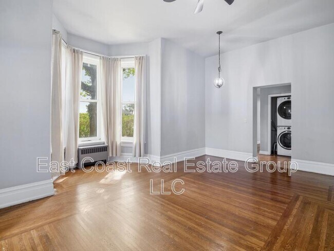 Foto del edificio - 323 N Potomac St