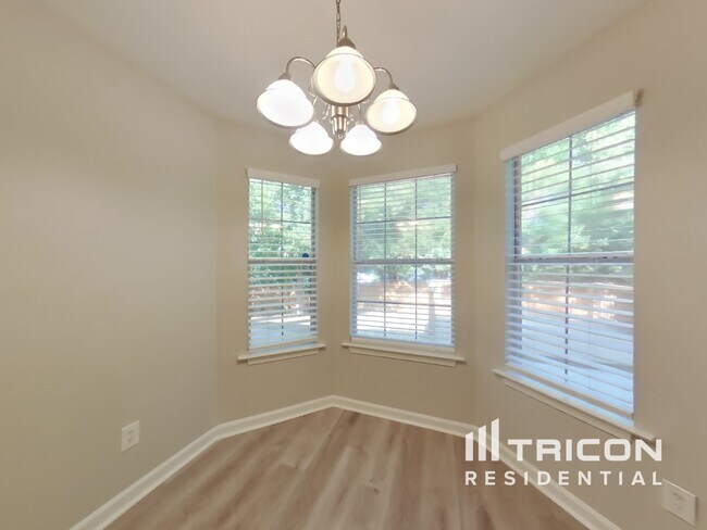 Building Photo - 3070 Regal Drive McDonough GA