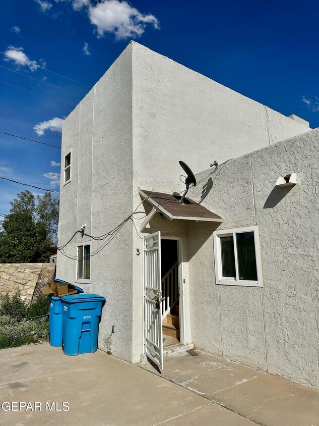 Primary Photo - 421 Panahi Rd