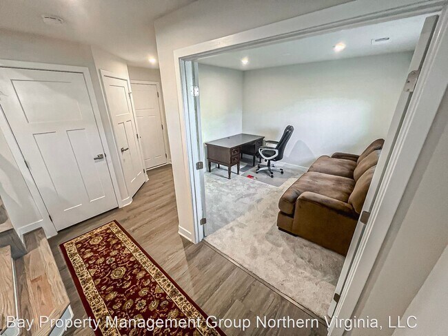 Building Photo - 4 br, 4 bath House - 42522 Tiber Falls Sq