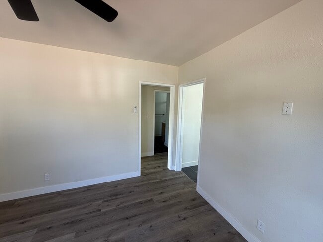 Building Photo - 2922 Glenhurst Ave