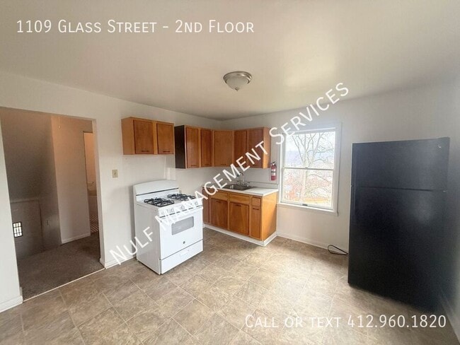 Photo - 1109 Glass St Apartment