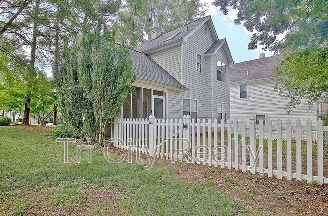 Building Photo - 419 Sherrels Ford
