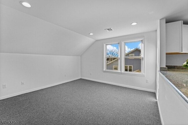 Foto del edificio - 43 Hillcrest Ave