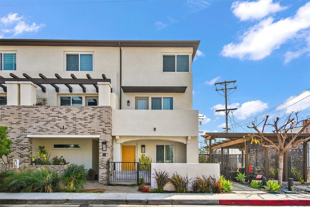 114 N 6th Street Unit D Condo for Rent in Montebello, CA