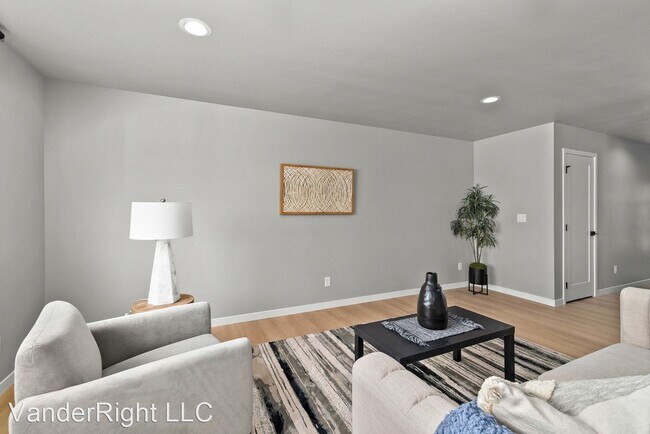 Foto del edificio - 3 br, 2.5 bath House - 504 N Harper Ave