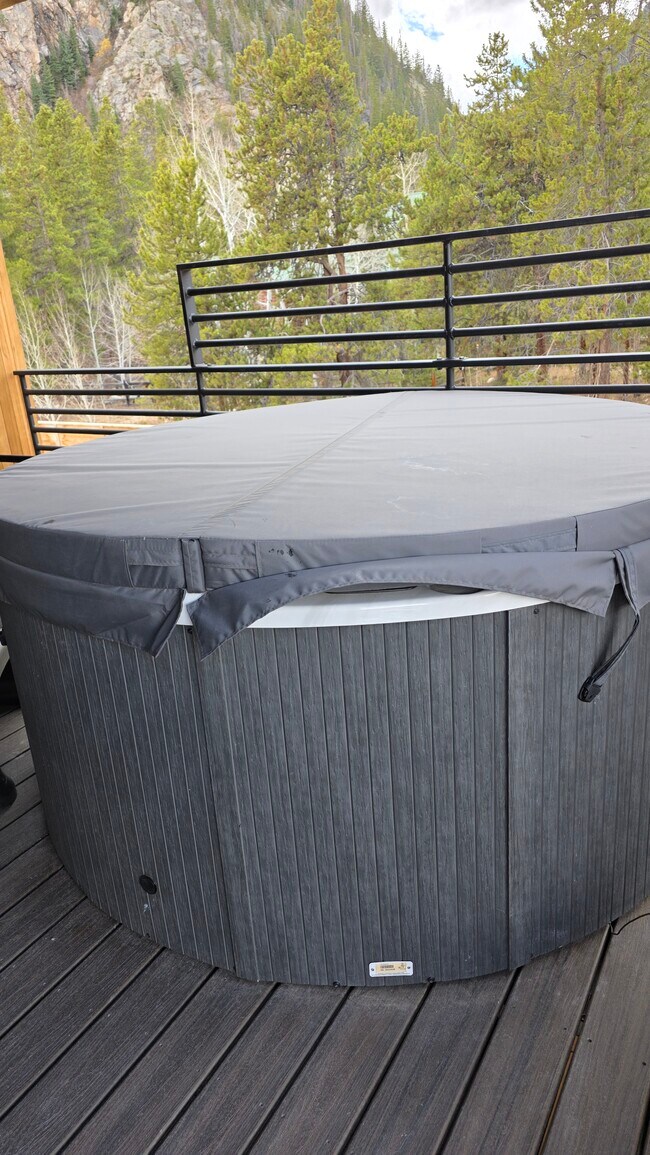 Hot Tub on Deck - 80 W Main St